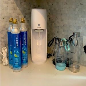 Sodastream One Touch white w/ 4 bottles